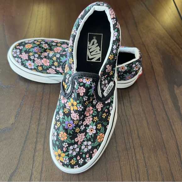 VGUC Vans Kids Black Floral Slip-On Sneakers - 1.5 - Picture 2 of 8